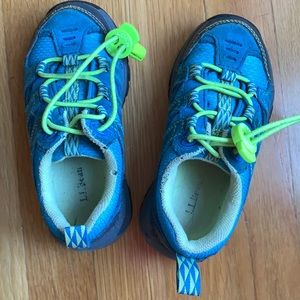 Toddler size 10 trail model hiking sneakers